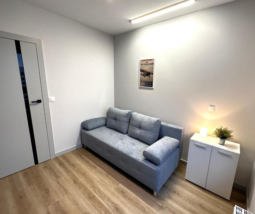 Apartament Lotnisko Chopina Warsaw Airport Bagian luar foto