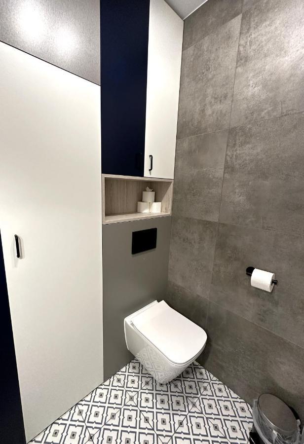 Apartament Lotnisko Chopina Warsaw Airport Bagian luar foto